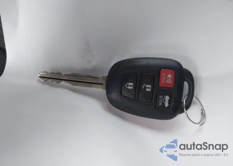 2017 Toyota Corolla Le z USA, uszkodzony, nr VIN 2T1BURHE7HC879483